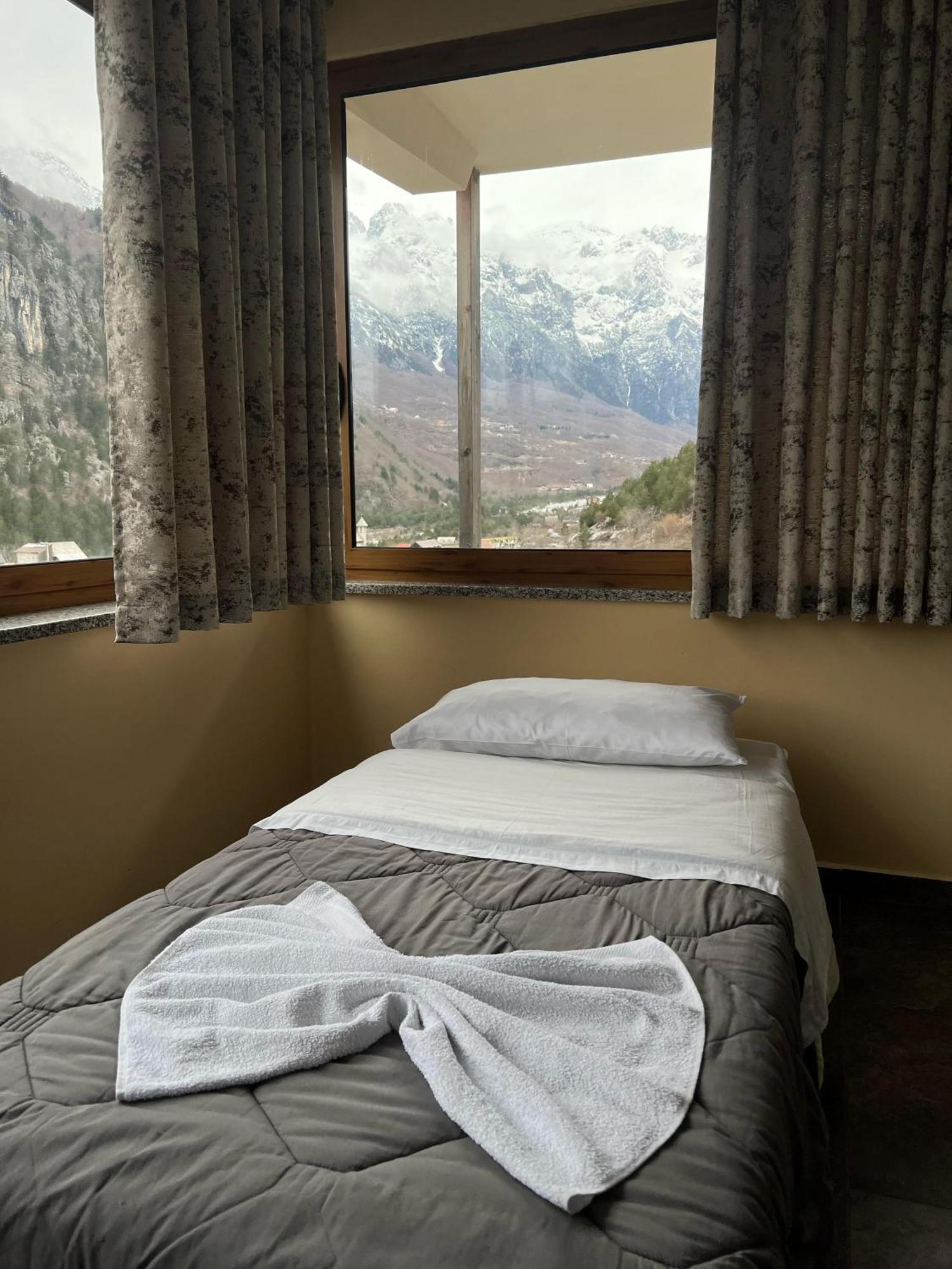 Bujtina Ziçi Otel Theth Dış mekan fotoğraf