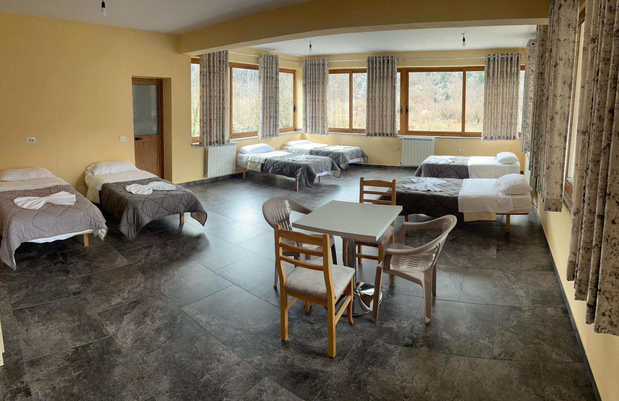 Bujtina Ziçi Otel Theth Dış mekan fotoğraf