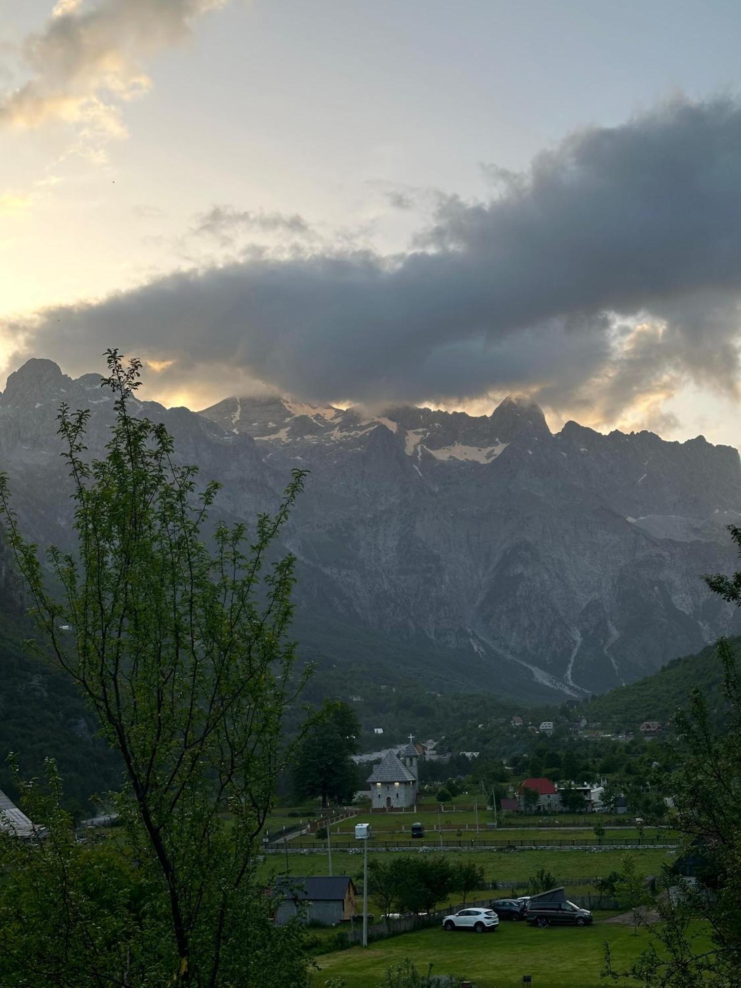 Bujtina Ziçi Otel Theth Dış mekan fotoğraf