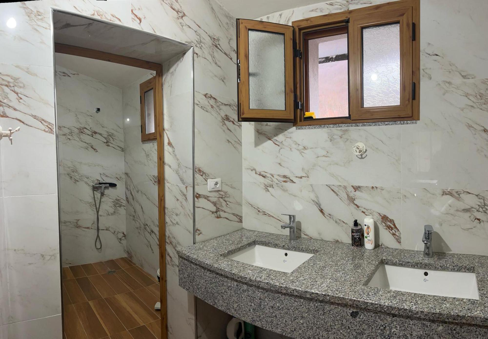 Bujtina Ziçi Otel Theth Dış mekan fotoğraf