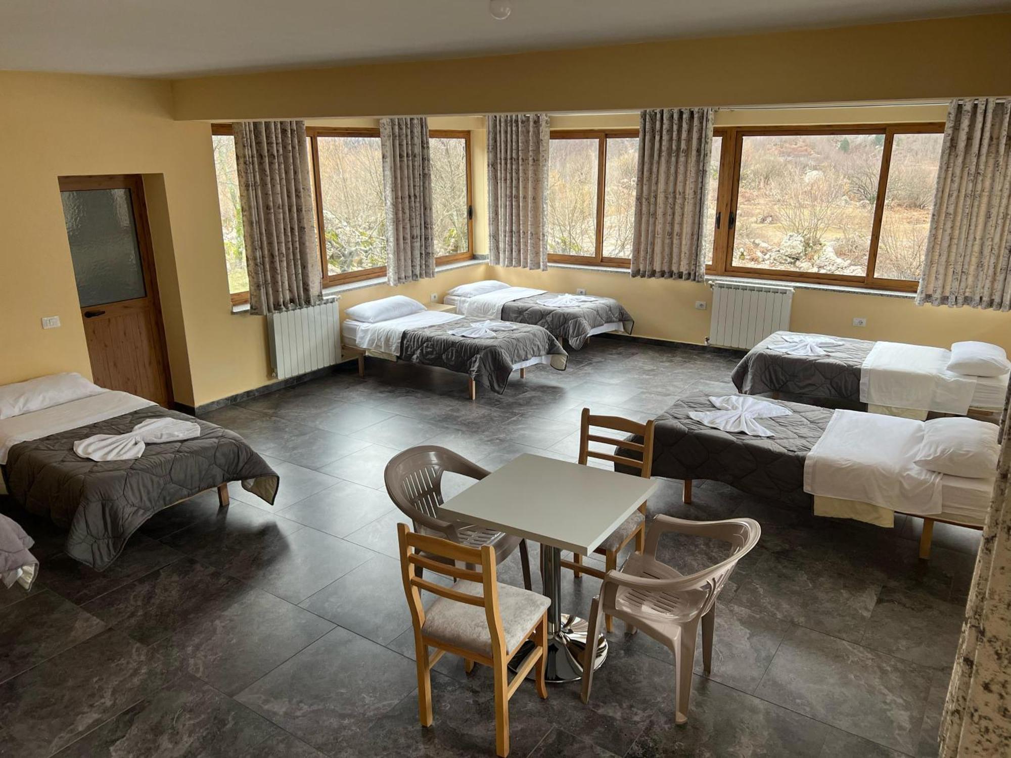 Bujtina Ziçi Otel Theth Dış mekan fotoğraf