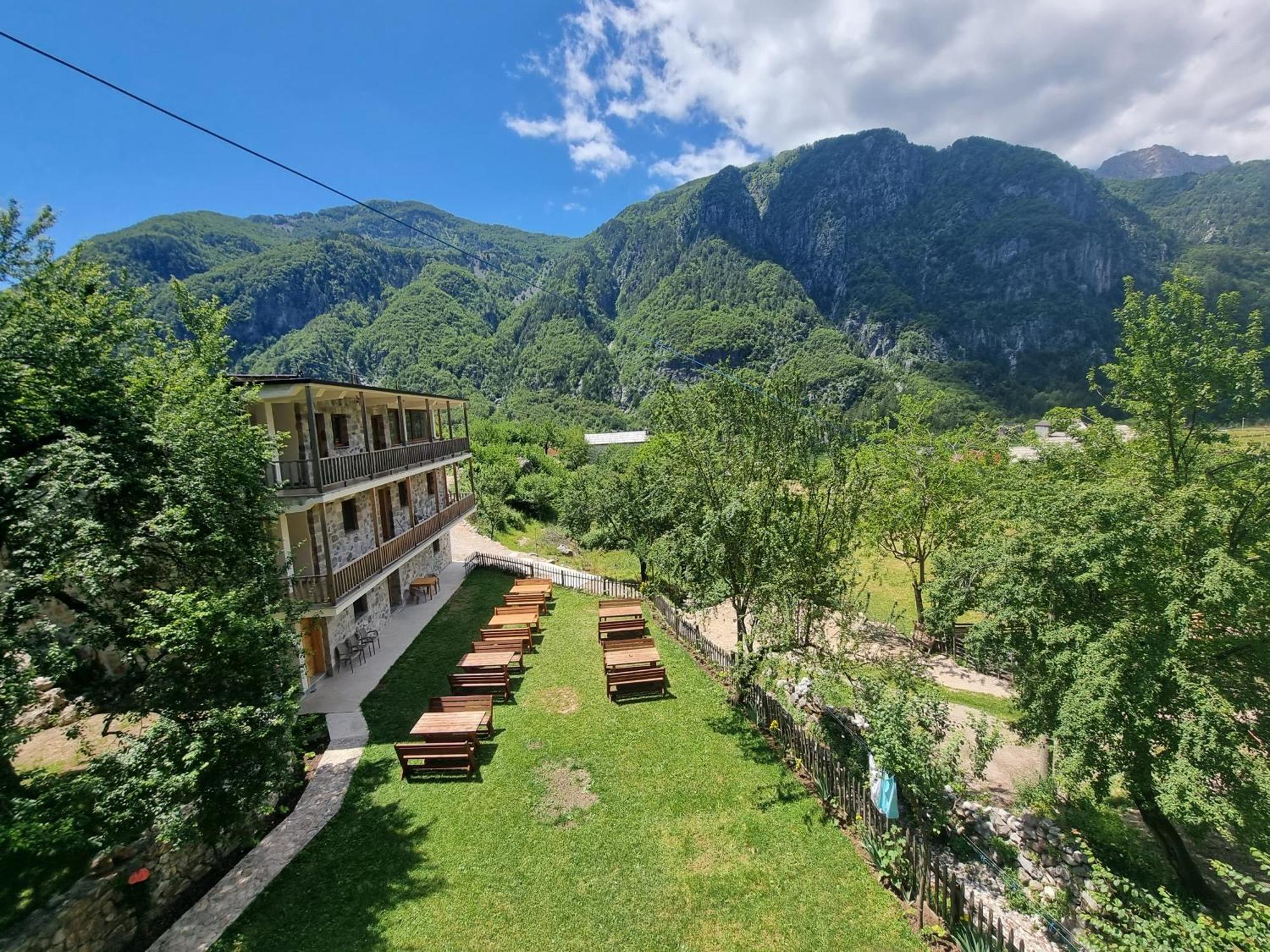 Bujtina Ziçi Otel Theth Dış mekan fotoğraf