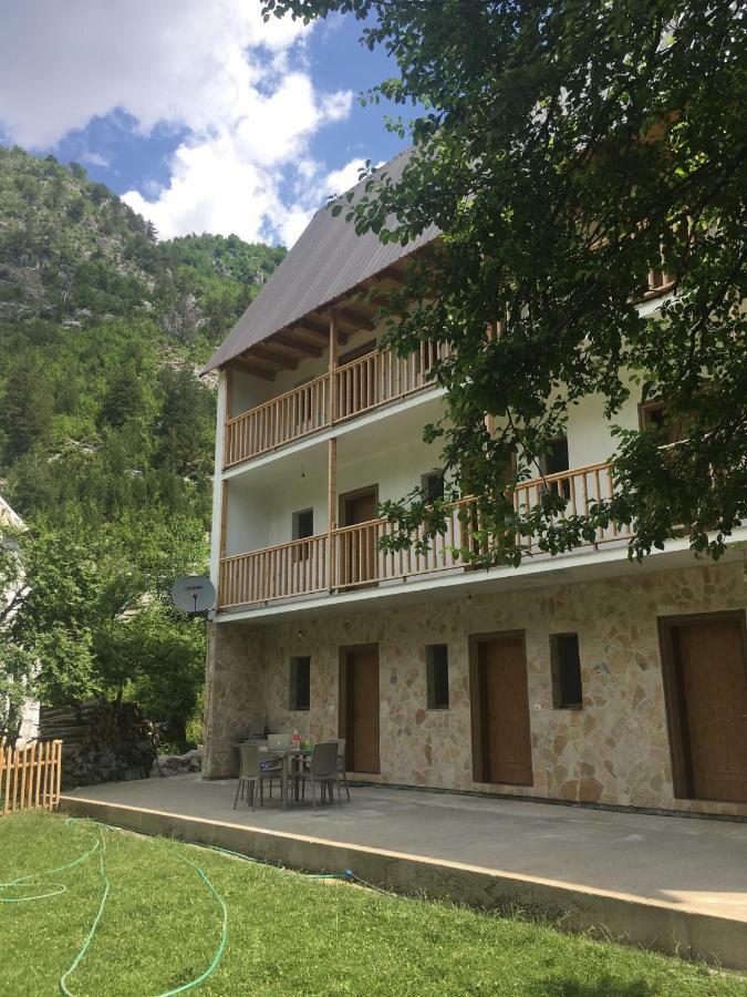 Bujtina Ziçi Otel Theth Dış mekan fotoğraf